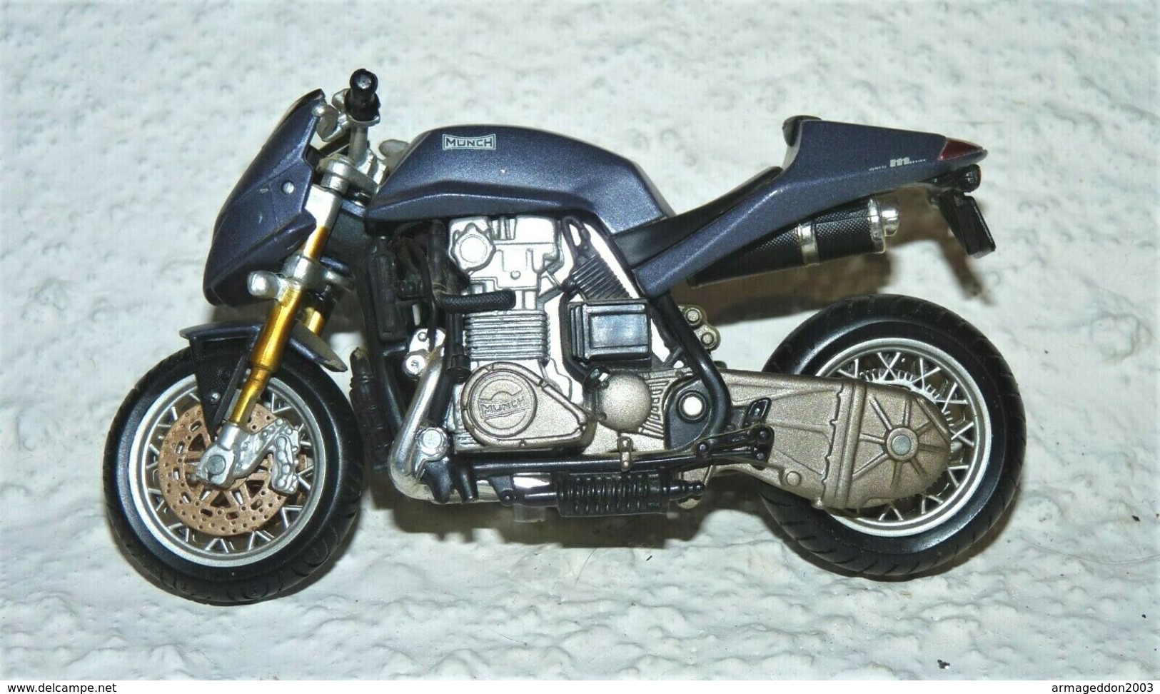 MAISTO MOTO 1/18 MUNCH MAMMOUTH 2000 - Motos