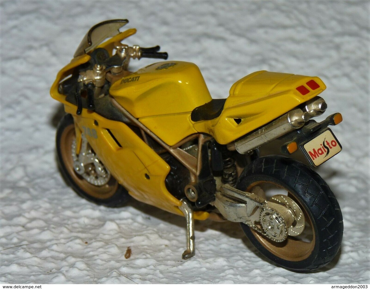 MAISTO MOTO 1/18 DUCATI 748 TBE - Moto