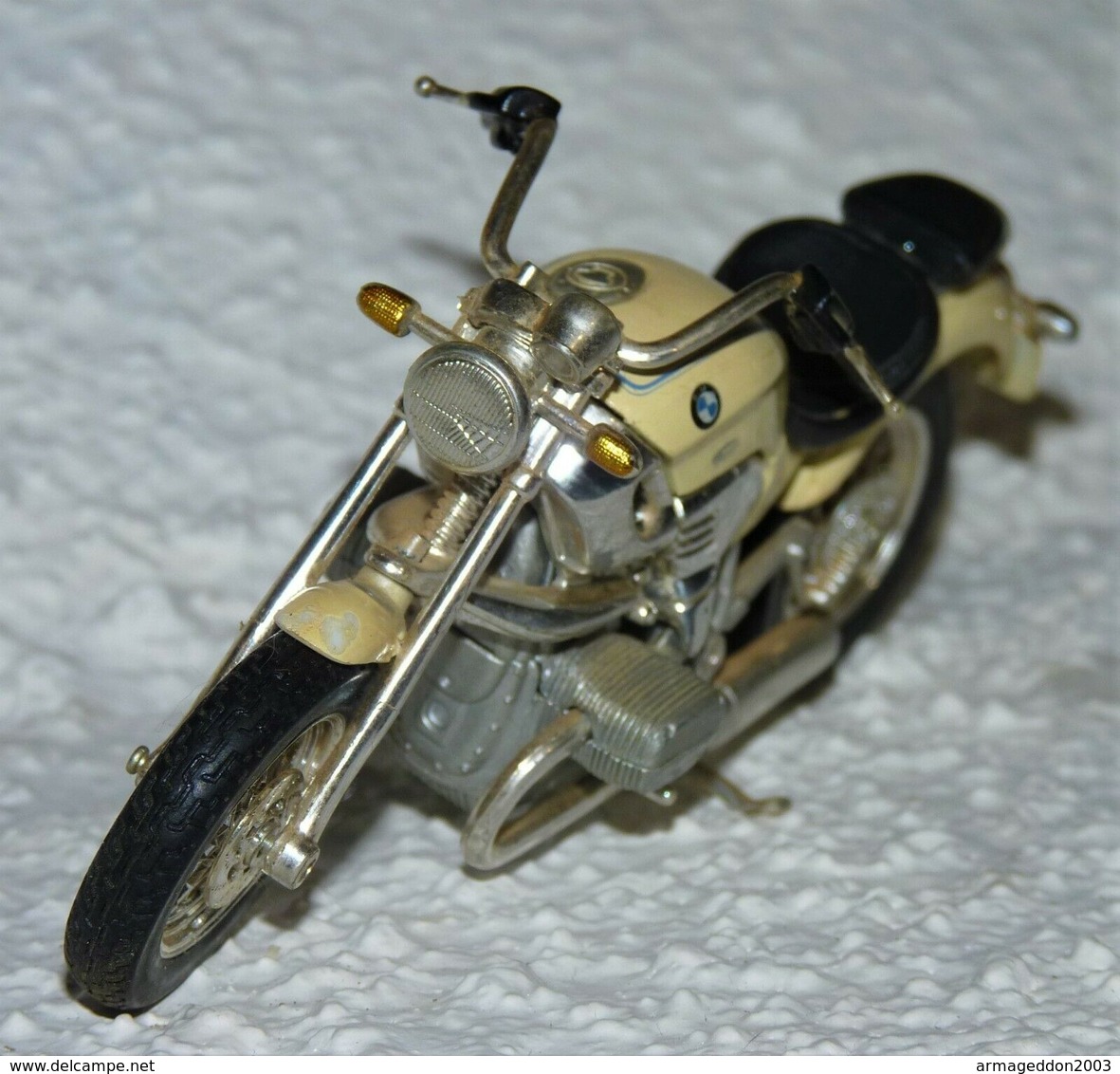 MAISTO MOTO 1/18 BMW R1200 C TBE - Motos