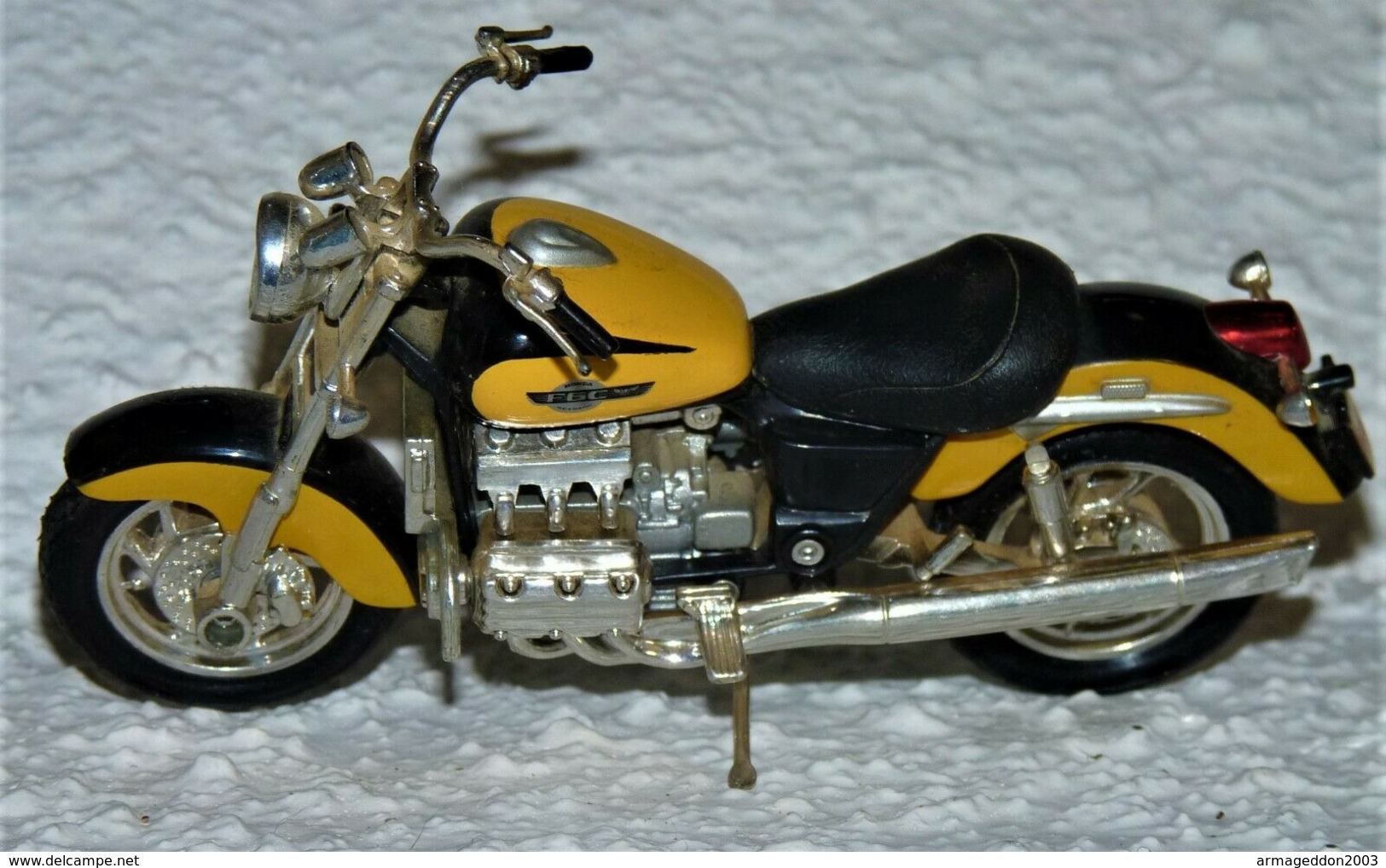 MAISTO MOTO 1/18 HONDA F6C TBE - Motorcycles