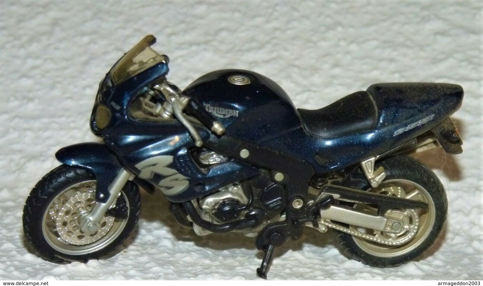 MAISTO MOTO 1/18 TRIUMPH RS 955 I TBE - Motos