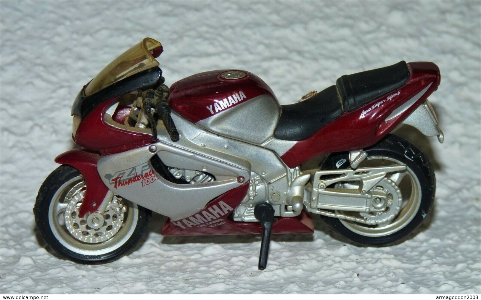 MAISTO MOTO 1/18 YAMAHA THUNDERACE 1000 TBE - Motos