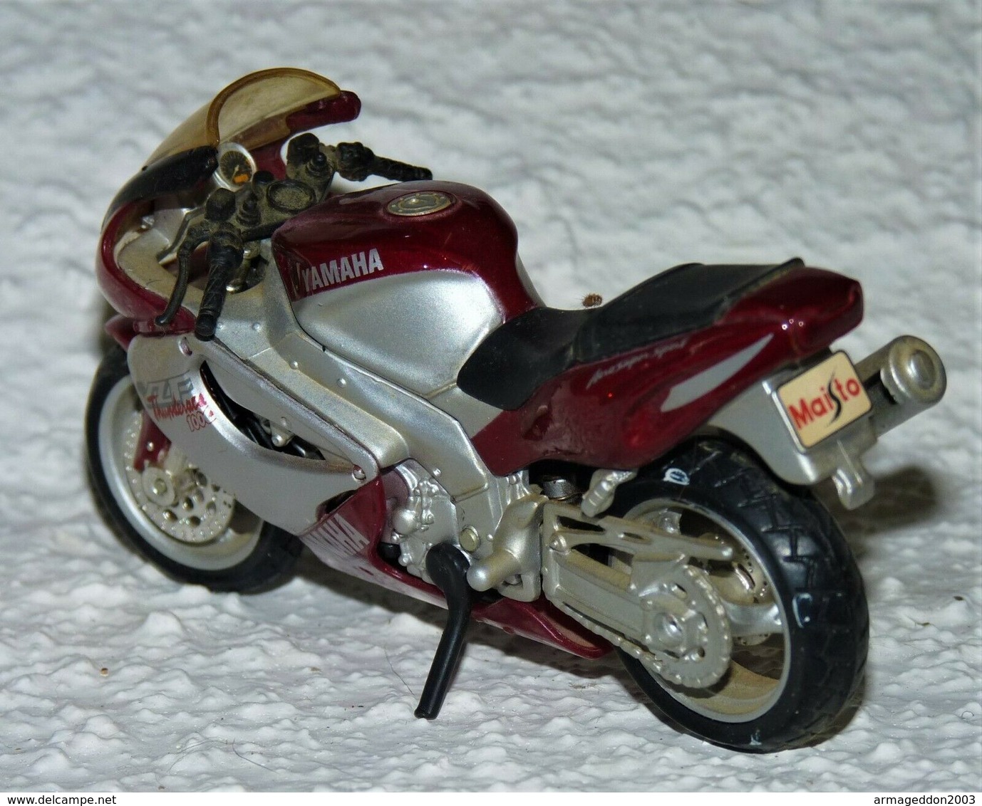 MAISTO MOTO 1/18 YAMAHA THUNDERACE 1000 TBE - Motorfietsen