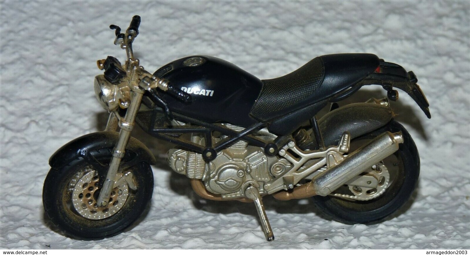 MAISTO MOTO 1/18 DUCATI NOIRE TBE - Moto