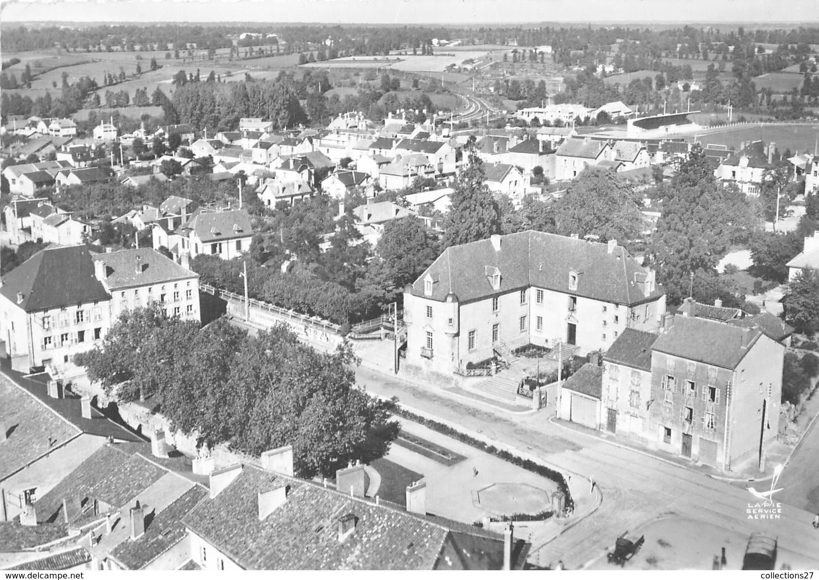 87-BELLAC- VUE DU CIEL L'HÔTEL DE VILLE - Bellac