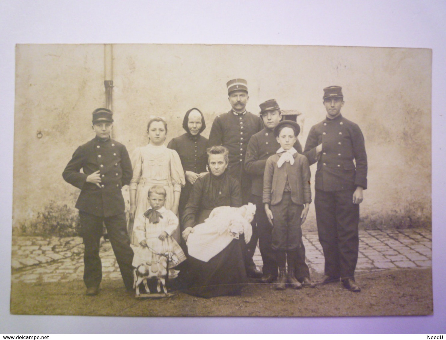 GP 2019 - 711  ONZAIN  (Loir-et-Cher)  :  CARTE PHOTO Au Départ De Onzain  (Famille Mathé)   1910   XXX - Autres & Non Classés