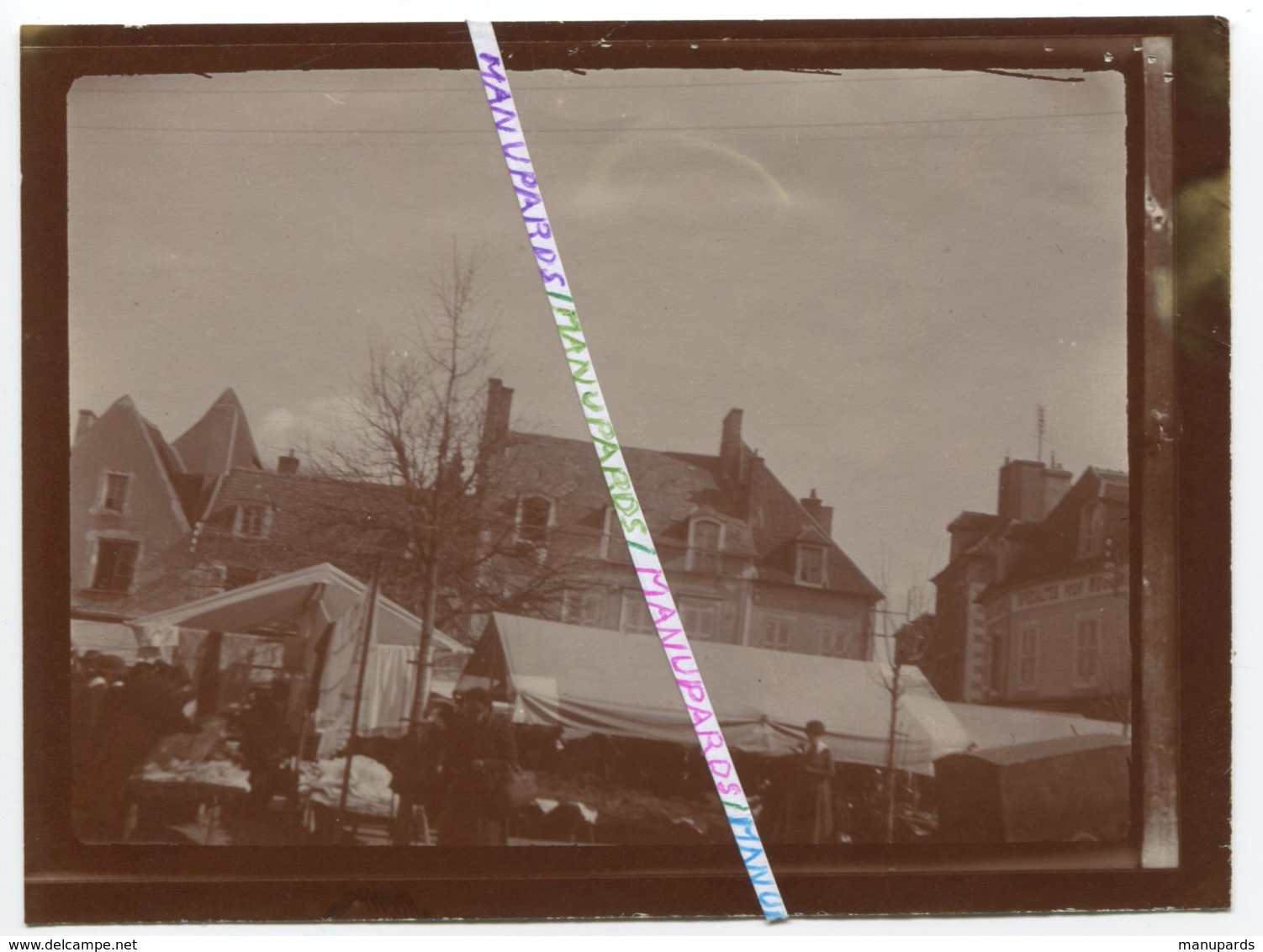 18 SAINT AMAND MONTROND / PHOTO / 1910 - 1920 / PLACE DU MARCHE - Saint-Amand-Montrond