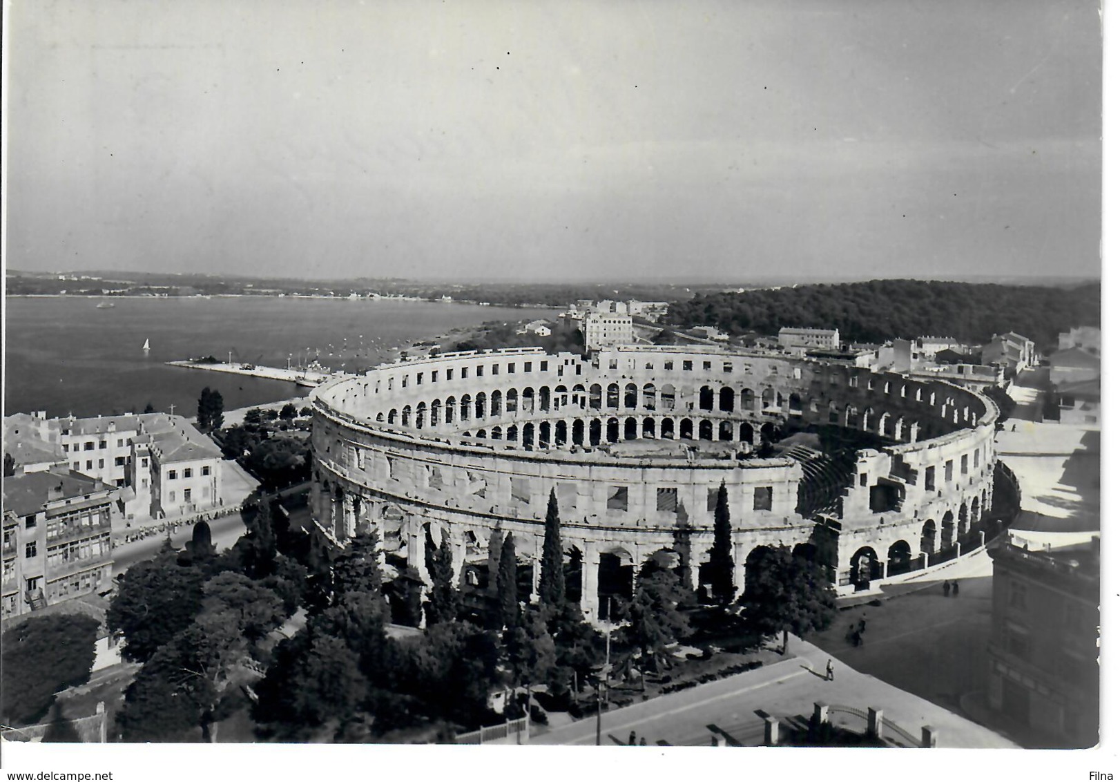 CARTOLINA VIAGGIATA 1957  - ARENA DI POLA - Yougoslavie