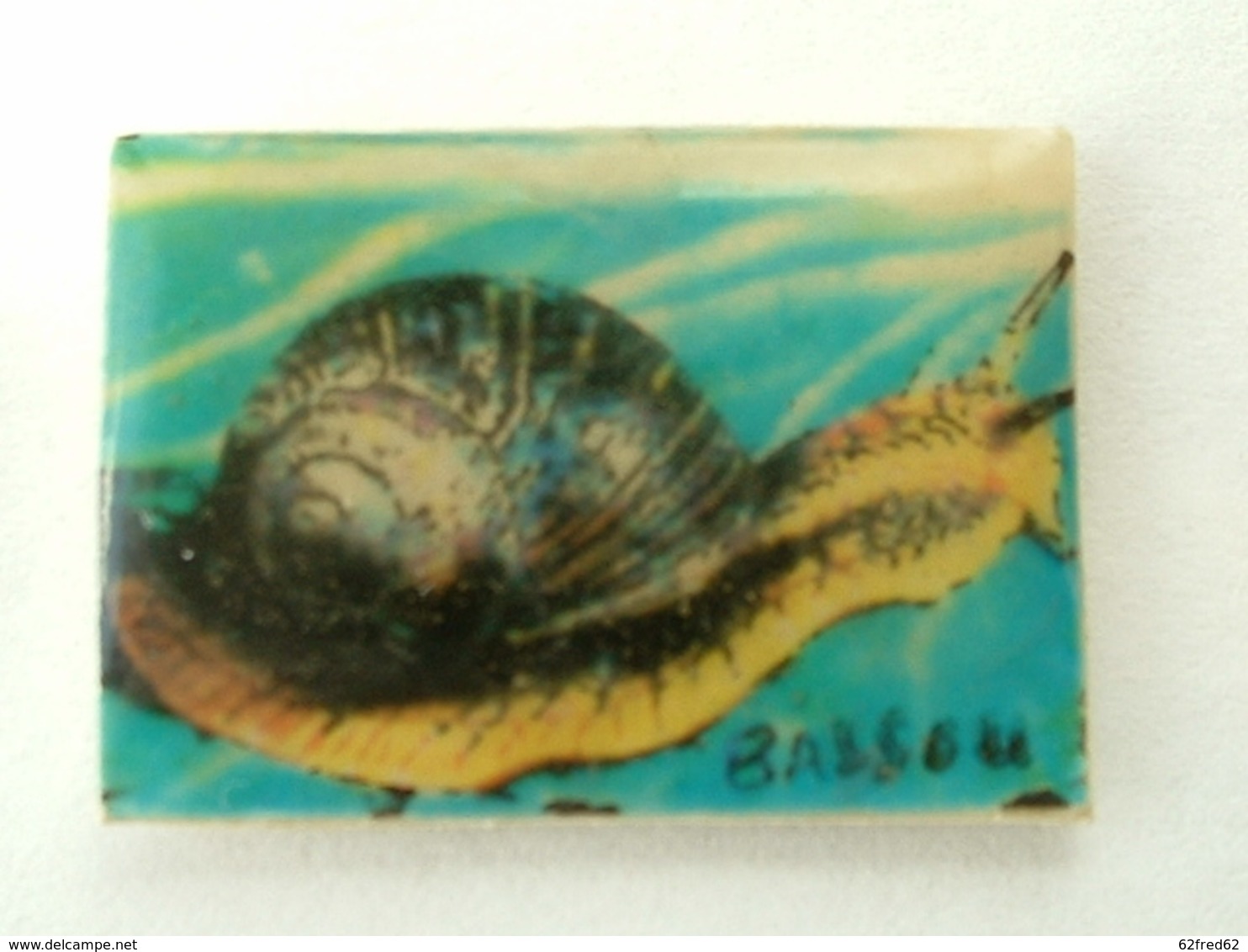 Pin's ESCARGOT - BASSOU - PLASTIQUE - Animaux