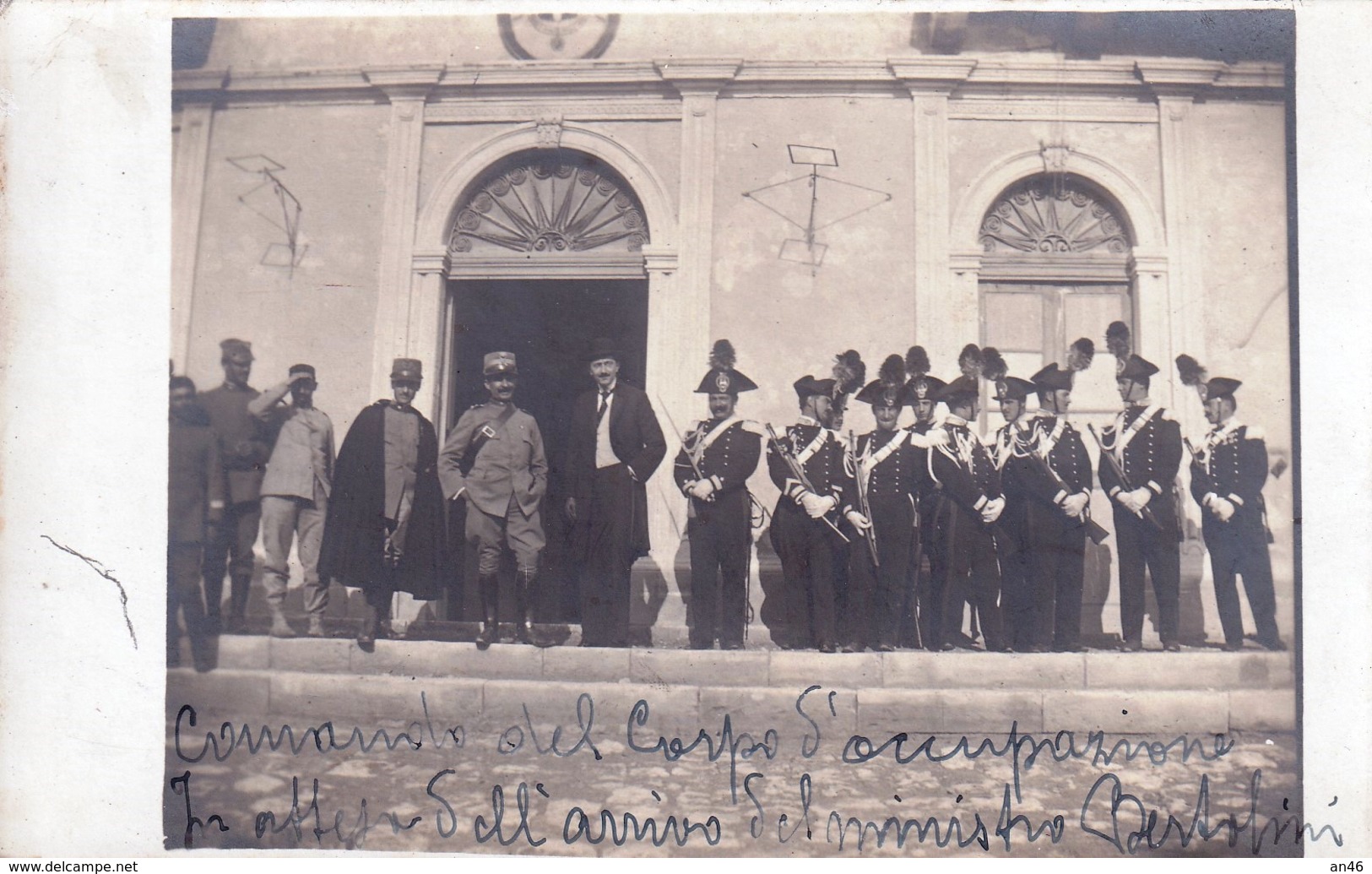 Fotocartolina Commando Del Corpo D'occupazione In Attesa Dell'arrivo Del Ministro Bertolini_Carabinieri-Originale100%an2 - Fotografia