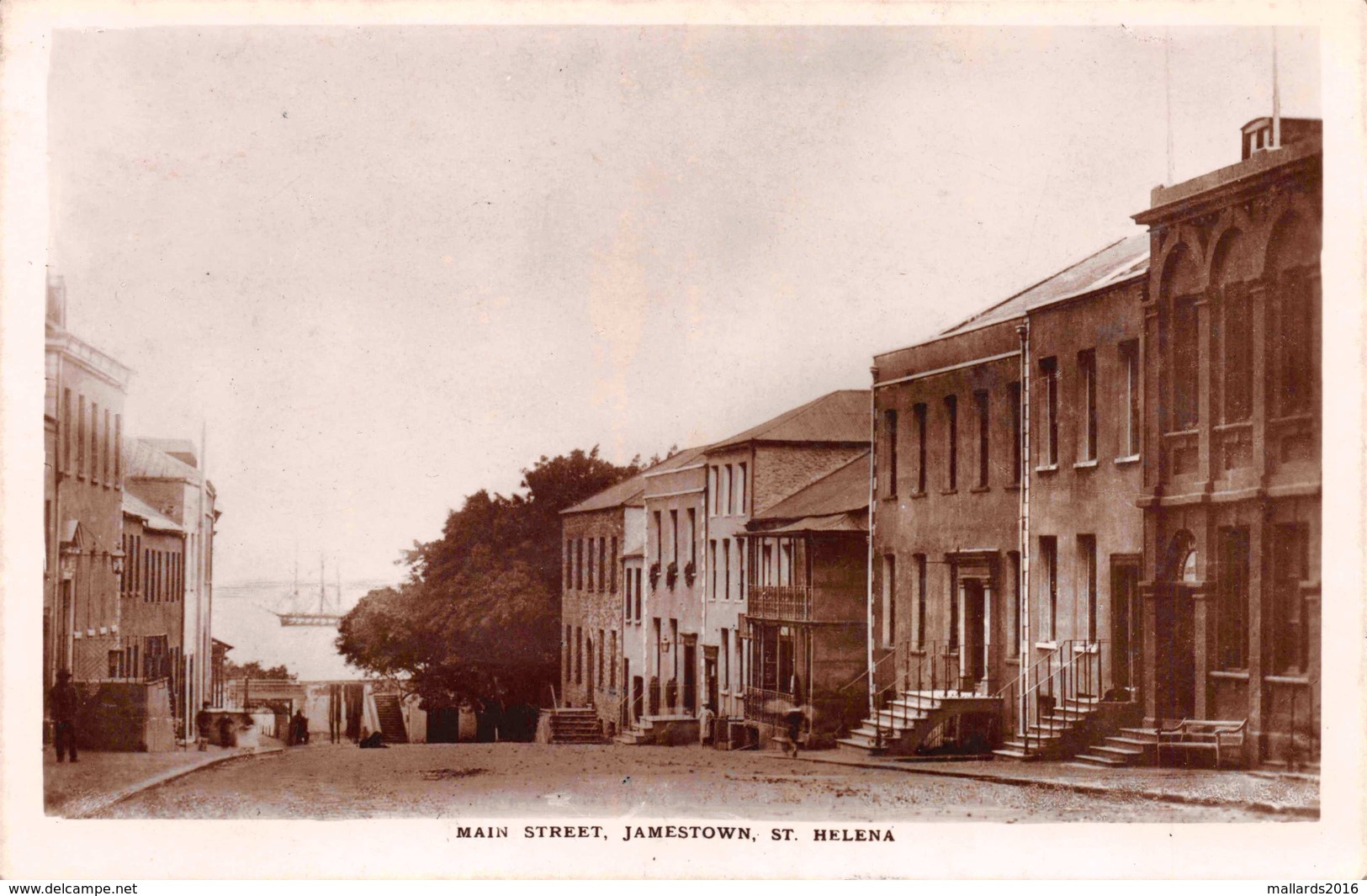 ST. HELENA - MAIN STREET JAMESTOWN ~ A REAL PHOTO POSTCARD #92813 - Saint Helena Island