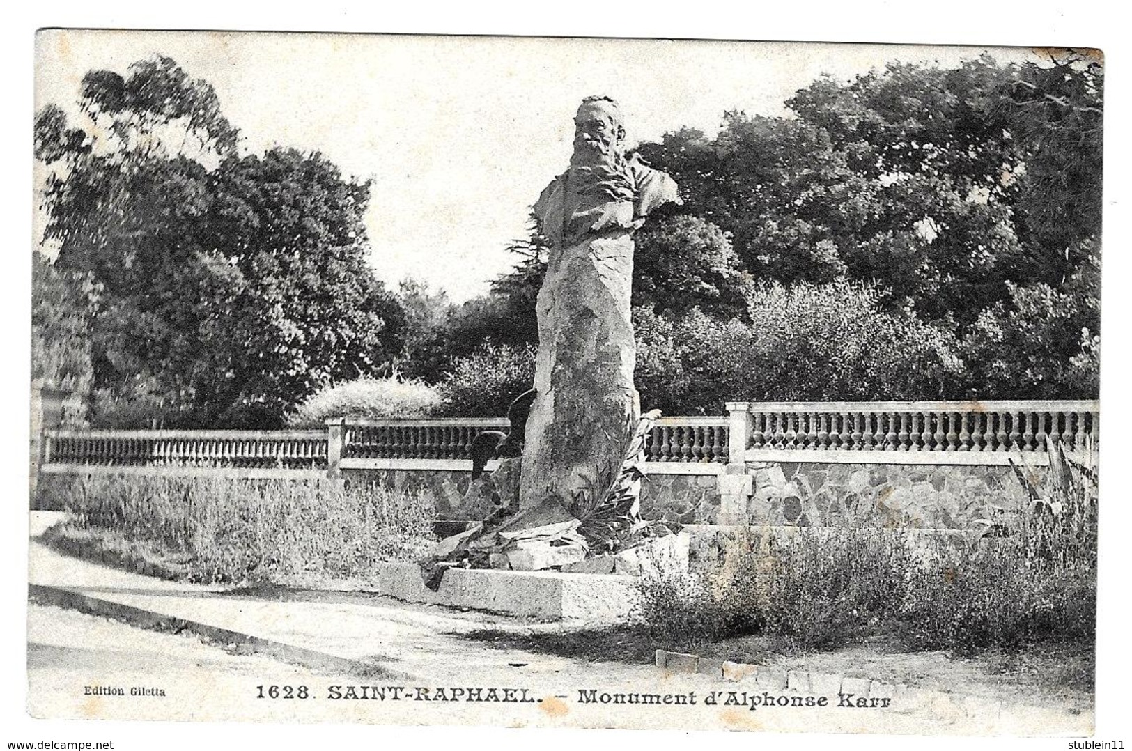 Saint-Raphaêl (Var) Monument Alphonse Karr - Saint-Raphaël