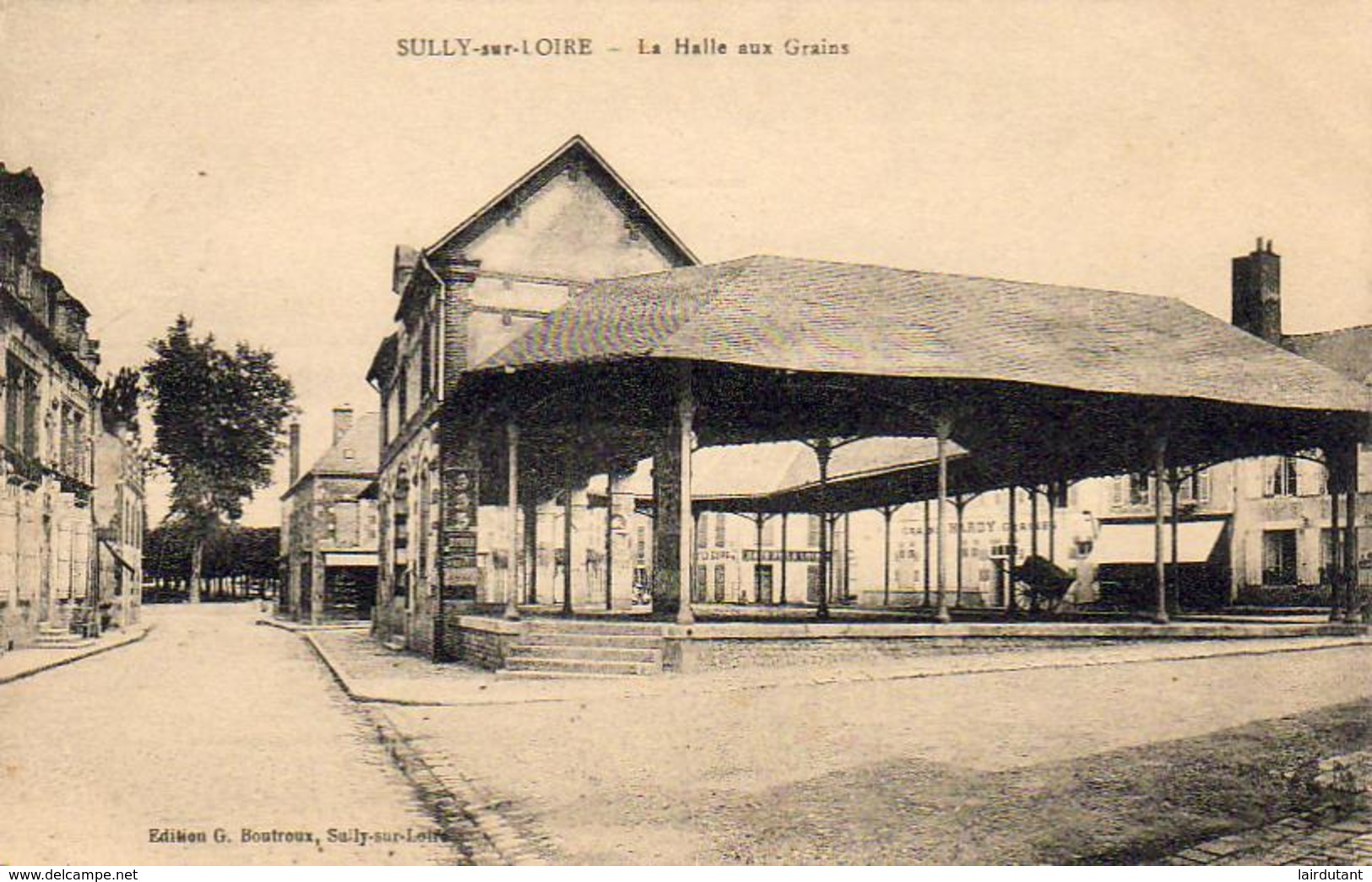 D45  SULLY SUR LOIRE  La Halle Aux Grains   ..... - Sully Sur Loire