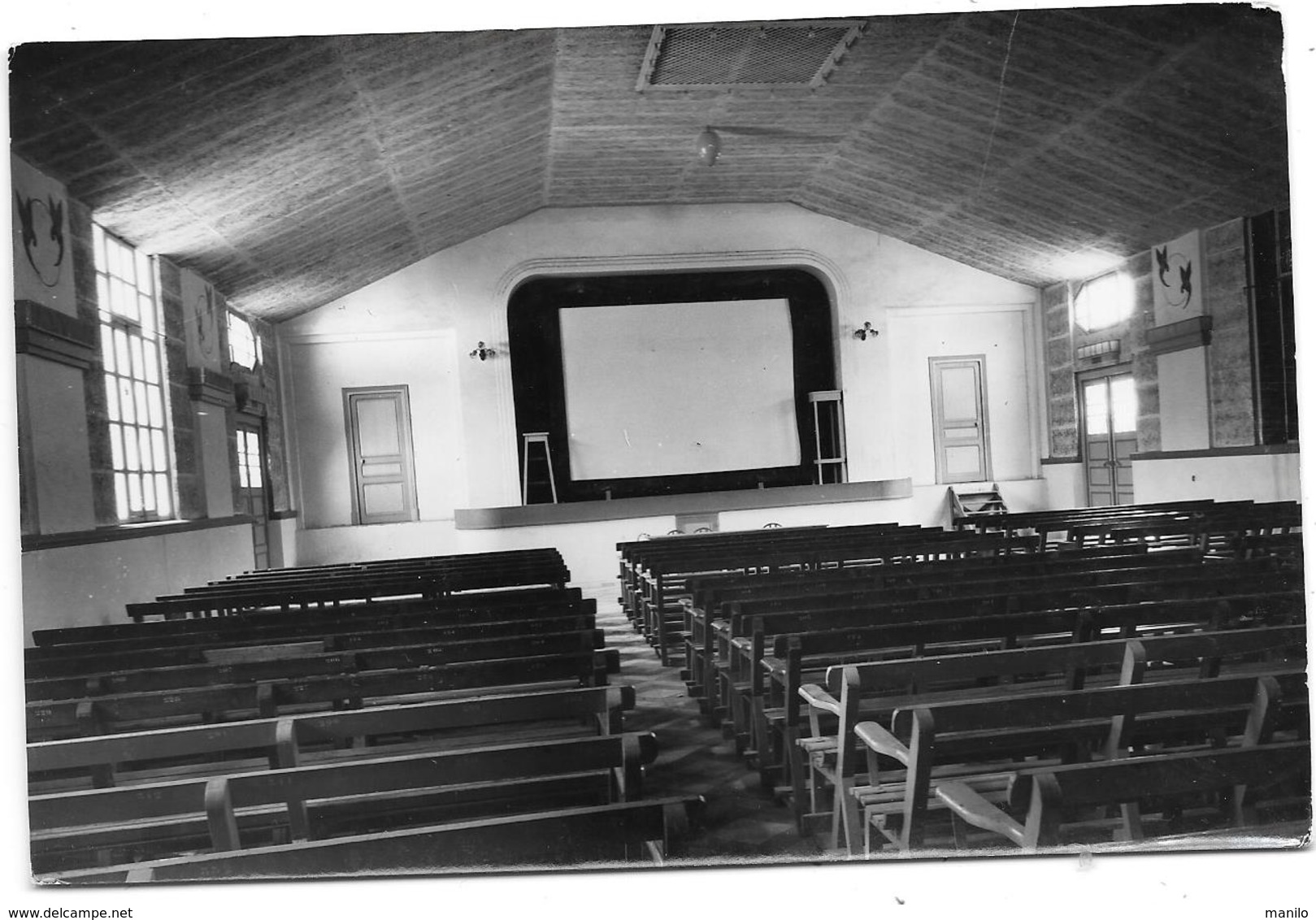 FERRYVILLE ( Tunisie ) Salle Des Fêtes Ou Cinéma Photo Originale  De Juin 1956   De L'éditeur  COMBIER - CIM Imp à Macon - Lieux