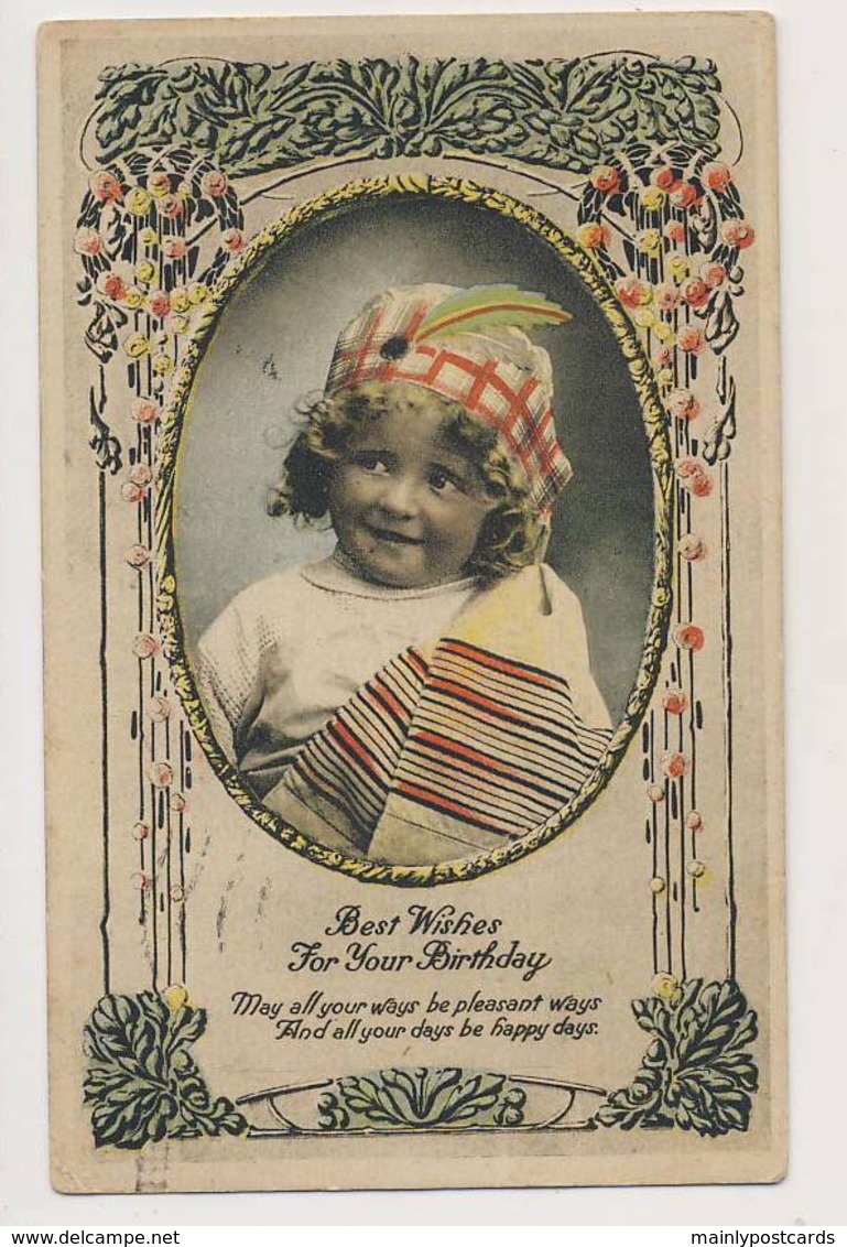 AK28 Children - Young Girl On A Birthday Greeting - Groupes D'enfants & Familles