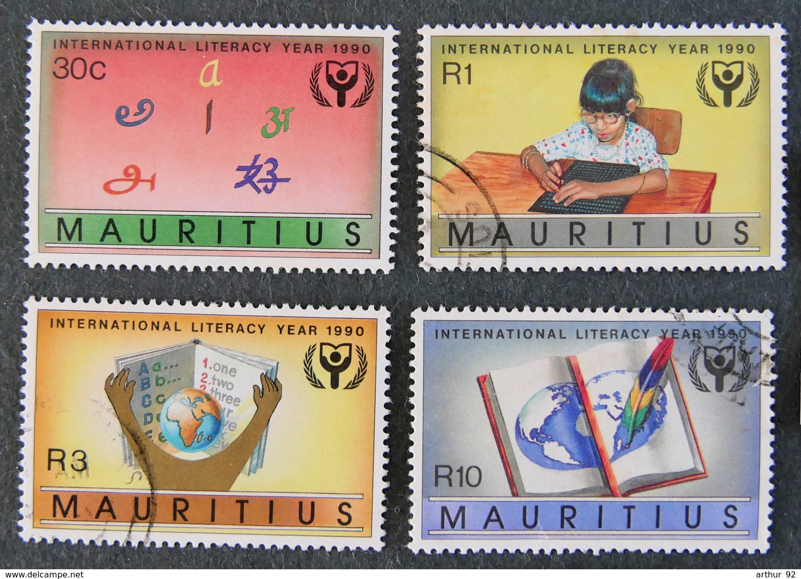 ILE MAURICE - MAURITIUS - 1989 - YT 744 à 747 - ANNEE INTERNATIONALE DE L ALPHABETISATION - Mauritius (1968-...)