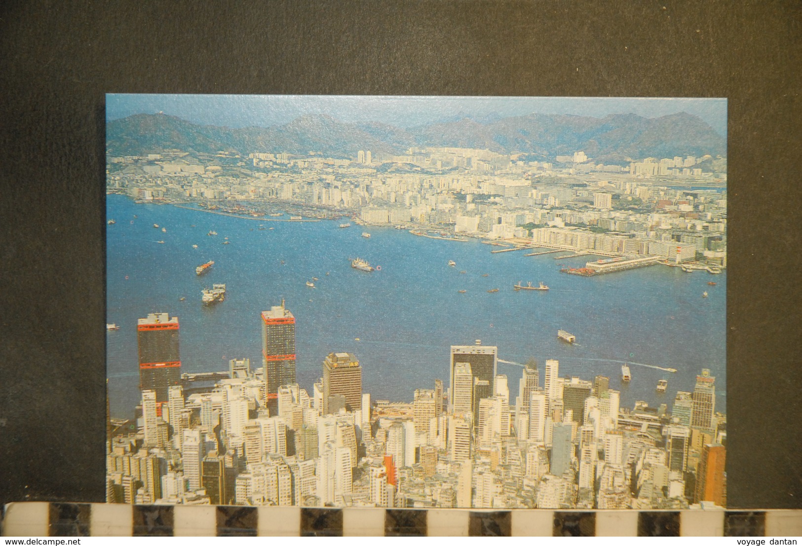 CP, Chine, HONG KONG And Kowloon From The Peak - Chine (Hong Kong)