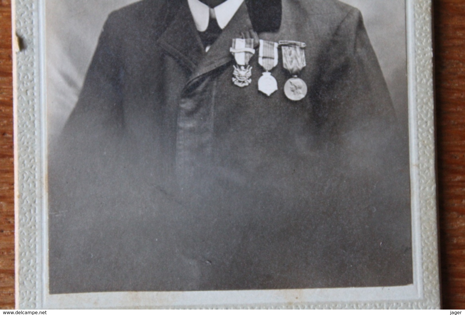 Cdv Ancien Combatttant De 1870  Avec Uniforme Oublié Jamais  Et Medaille De Belfort - Krieg, Militär