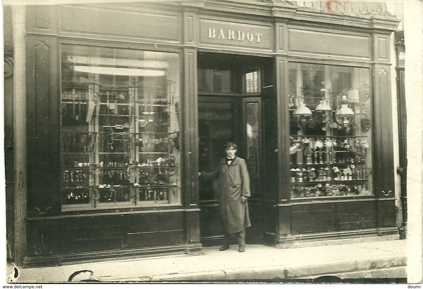 52 BOURBONNE Les BAINS Grande Rue  Carte Photo Quincaillerie Bardot   9 X 13 - Bourbonne Les Bains