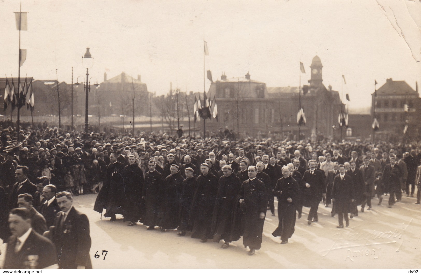 SOMME AMIENS DEFILE CARTE PHOTO - Amiens