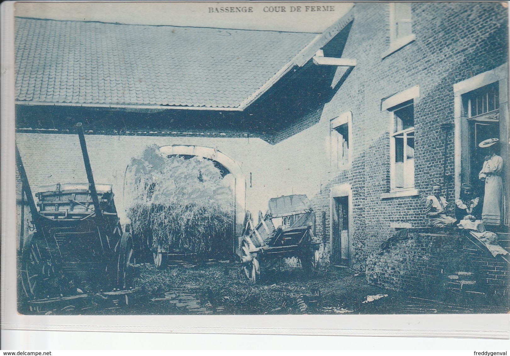 BASSENGE  COUR DE FERME - Bassenge