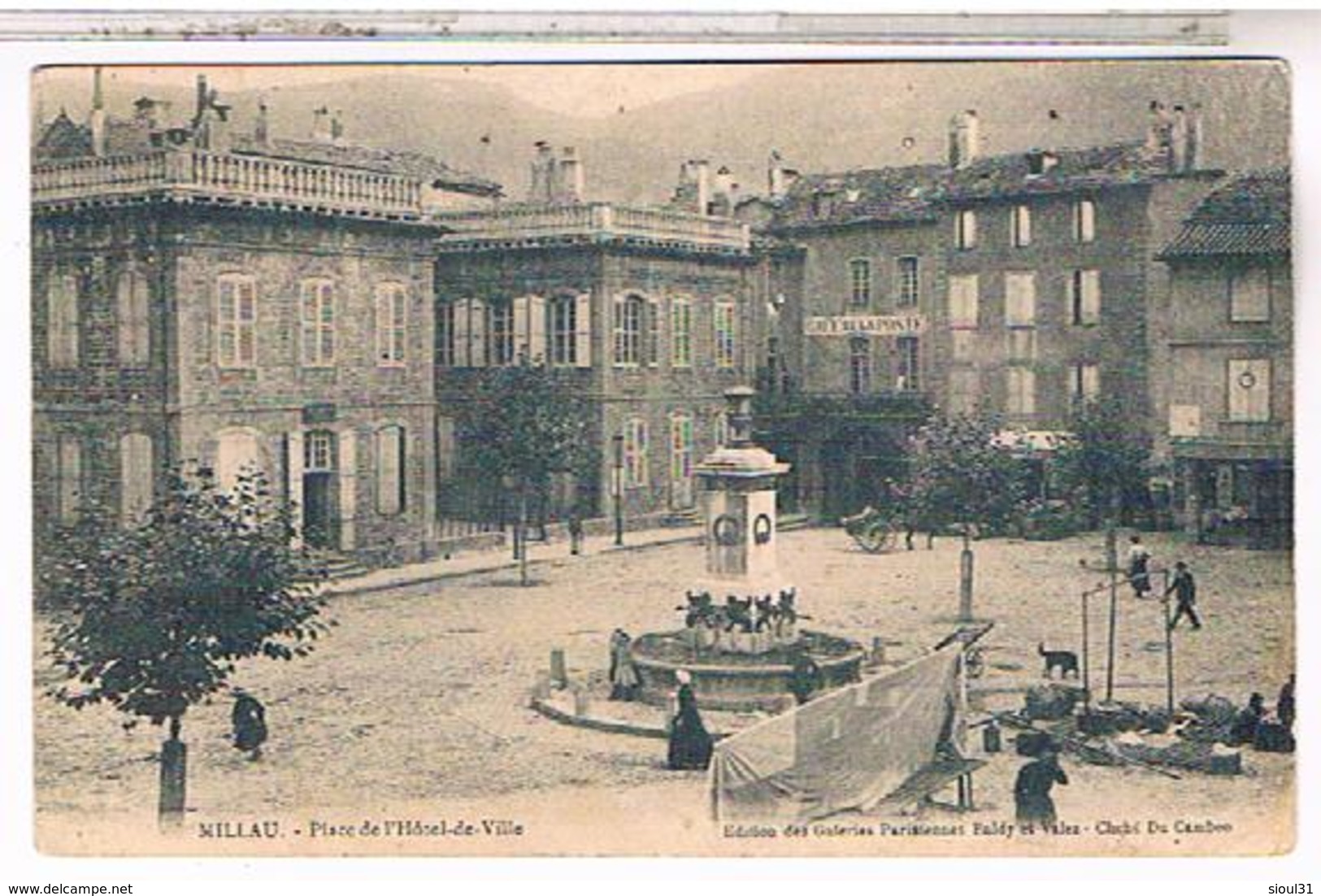 12...MILLAU   PLACE DE L HOTEL DE VILLE JOUR DE MARCHE  1911  AV05 - Millau