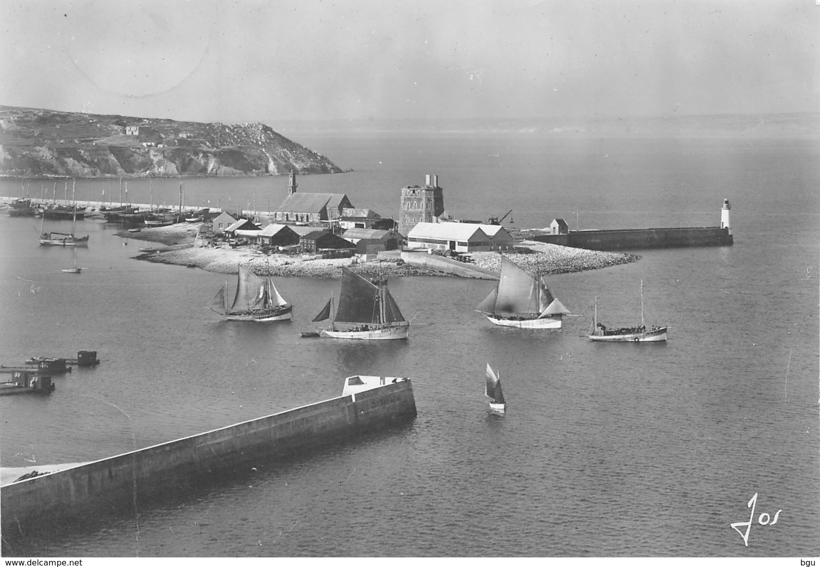 Camaret Sur Mer (29) - Vue Du Sillon Avec Son Château Et Sa Chapelle - Autres & Non Classés