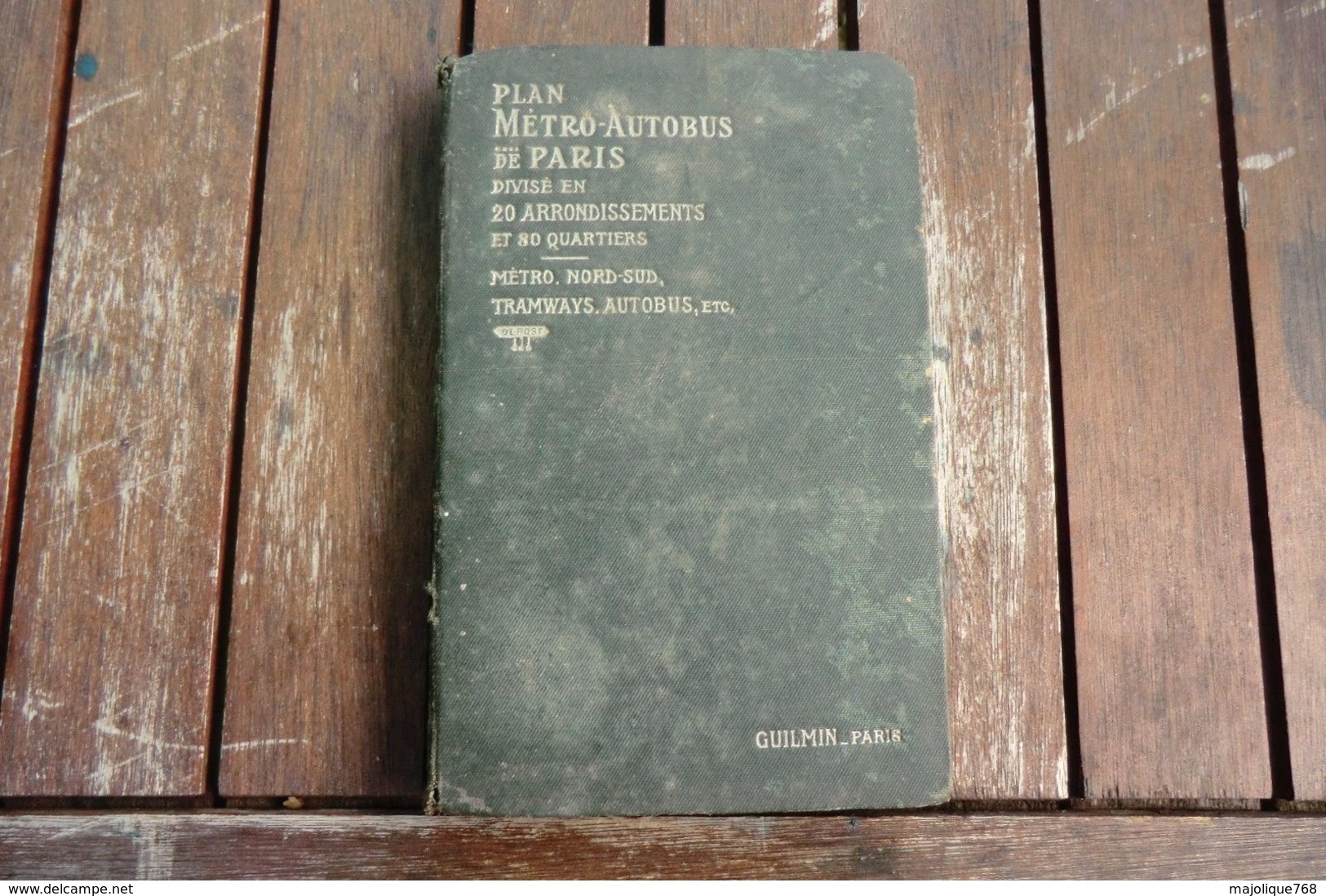 Plan Métro-autobus De Paris Divisé En 20 Arrondissements Et 80 Quartiers - Historical Documents