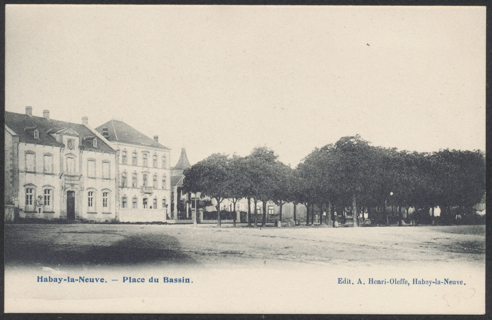 Carte Postale - Habay-la-Neuve : Place Du Bassin (Edit. A. Henri-Oleffe) / Neuve - Habay