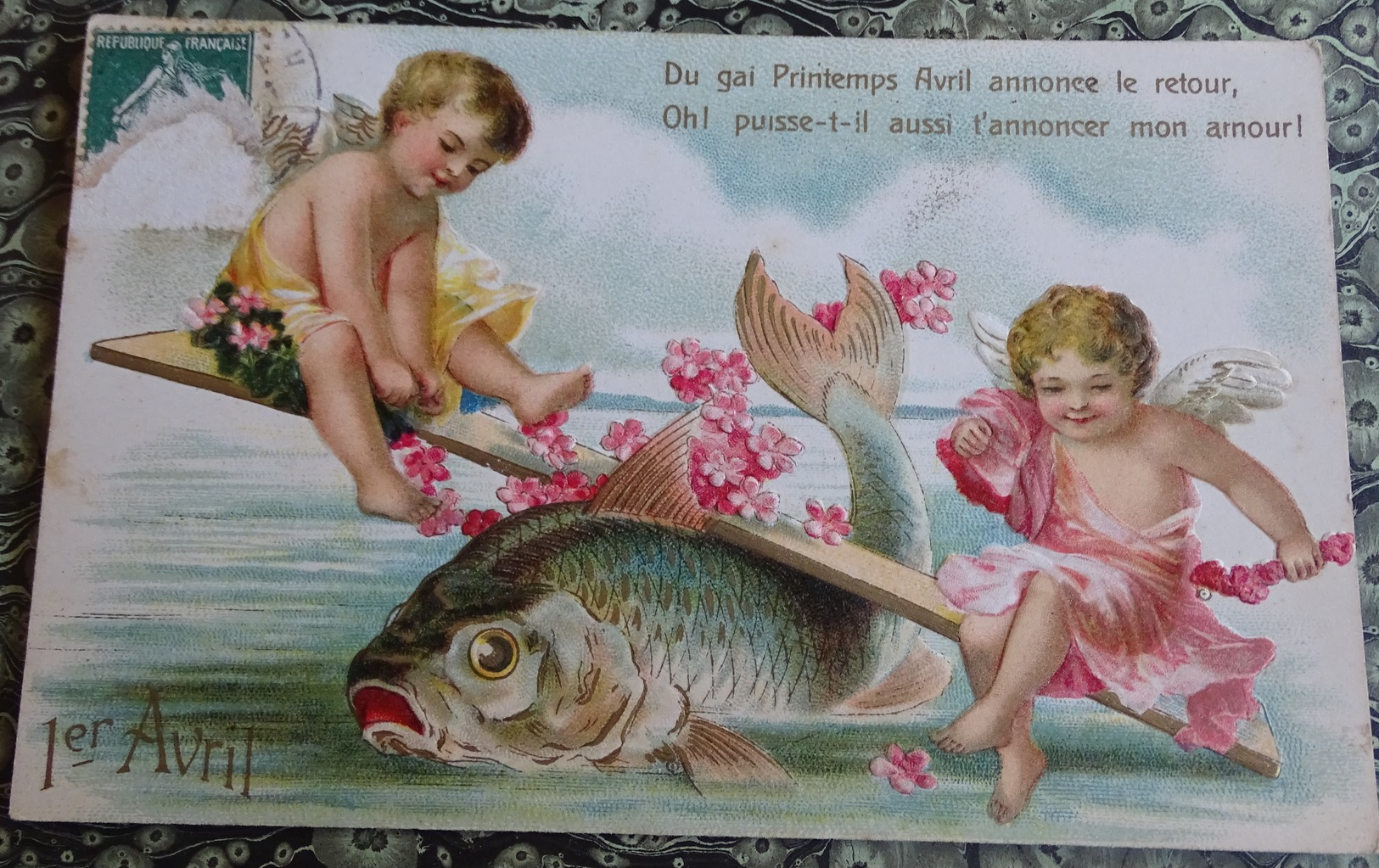 Cpa 1er Avril - Relief - Du Gai Printemps Avril Annonce Le Retour Oh Puisse T'il Aussi T'annoncer Mon Amour - 1 De April (pescado De Abril)