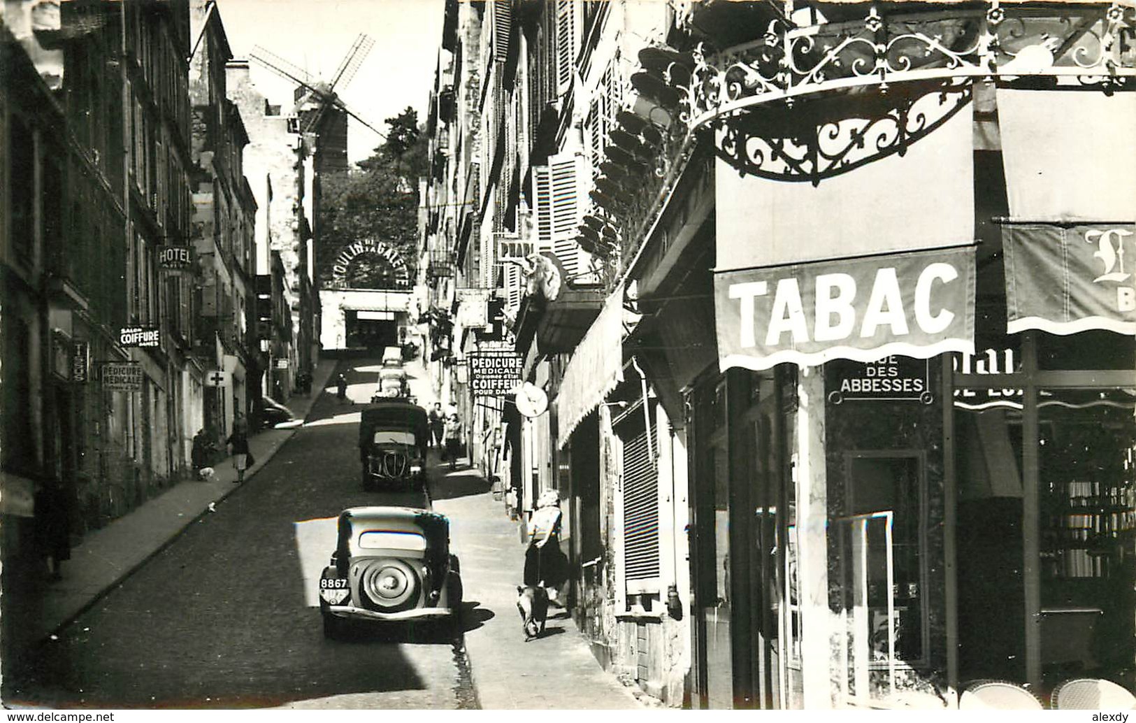 Photo Cpsm 75 PARIS XVIII. Tabac Rue Des Abbesses Et Moulin De La Galette Rue Tholozé Voiture Traction-avant - Distretto: 18