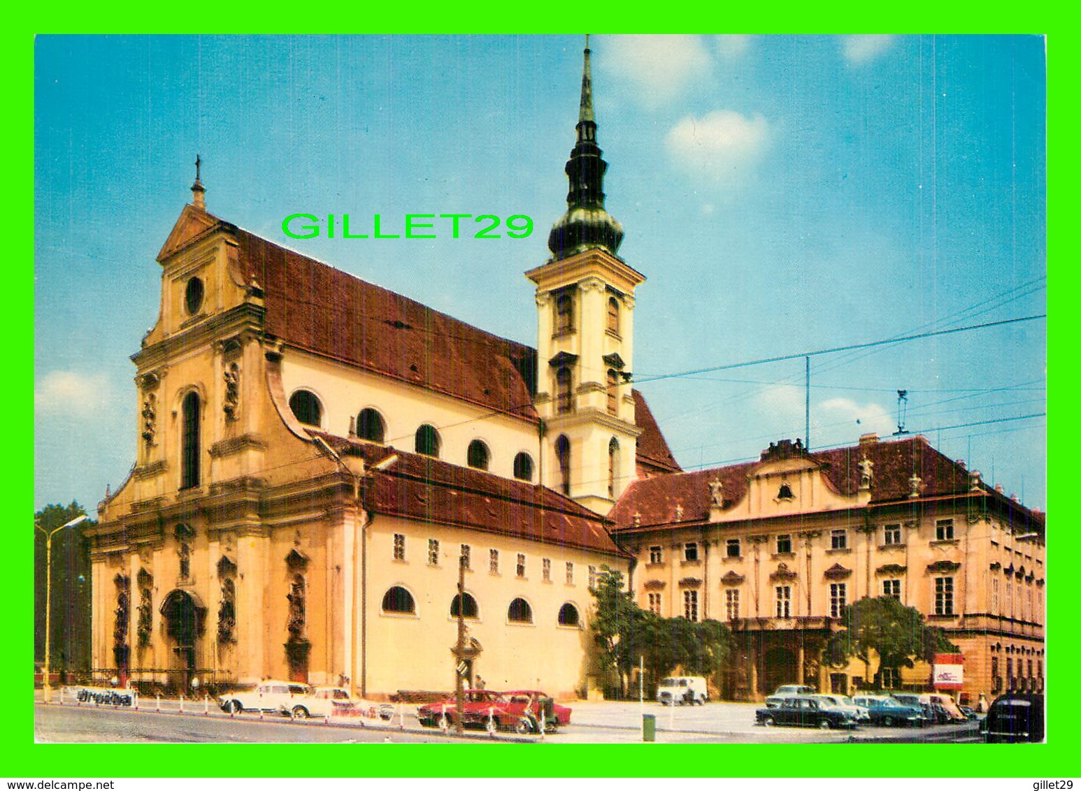 BRNO, TCHÉQUIE - LA PLACE DE L'ARMÉE ROUGE - L'ANCIENNE ÉGLISE SAINT-THOMAS DE L'ORDRE DE SAINT-AUGUSTIN - - Tchéquie