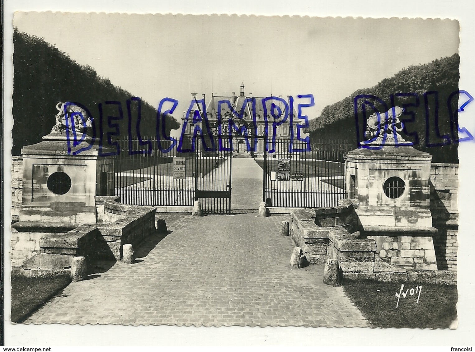 France. Hauts De Seine. Sceaux. Le Château. Entrée Du Parc Et Les Groupes De Cosevox. Editions D'Art YVON - Sceaux