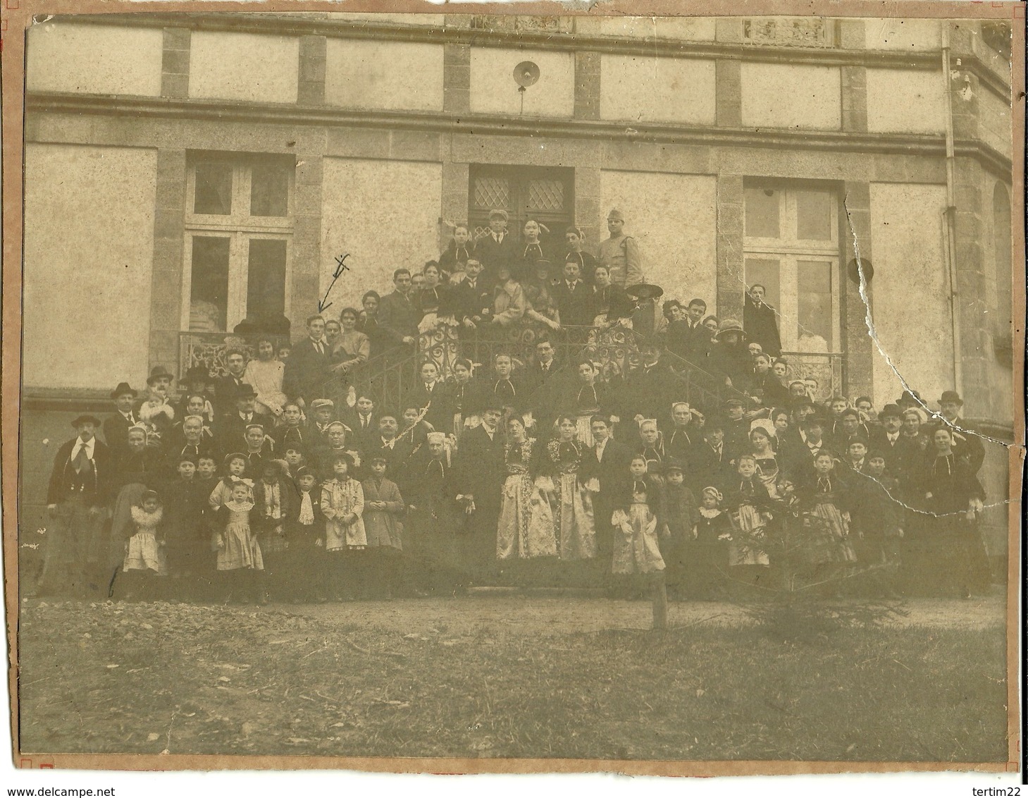 (BRETAGNE)(MARIAGES )(FEMMES EN COIFFE)( FOLKLORE ) 17 X 23 - Places