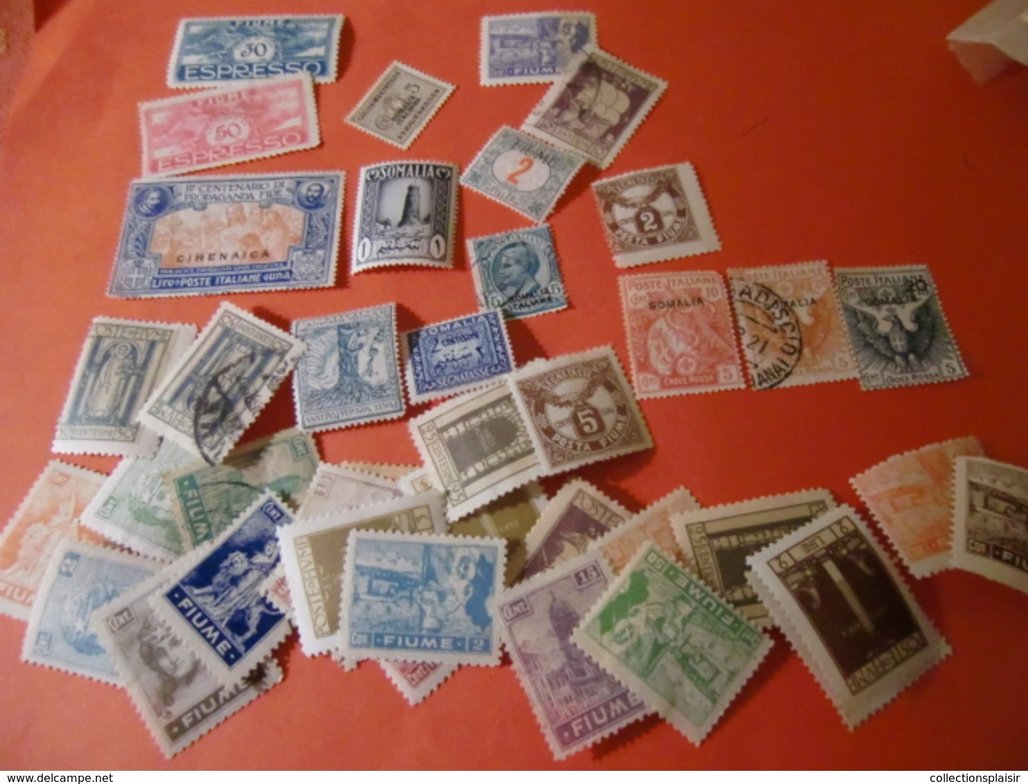 ENSEMBLE + DE 5000 TIMBRES FRANCE EUROPE ET MONDE A RANGER/LIQUIDATION