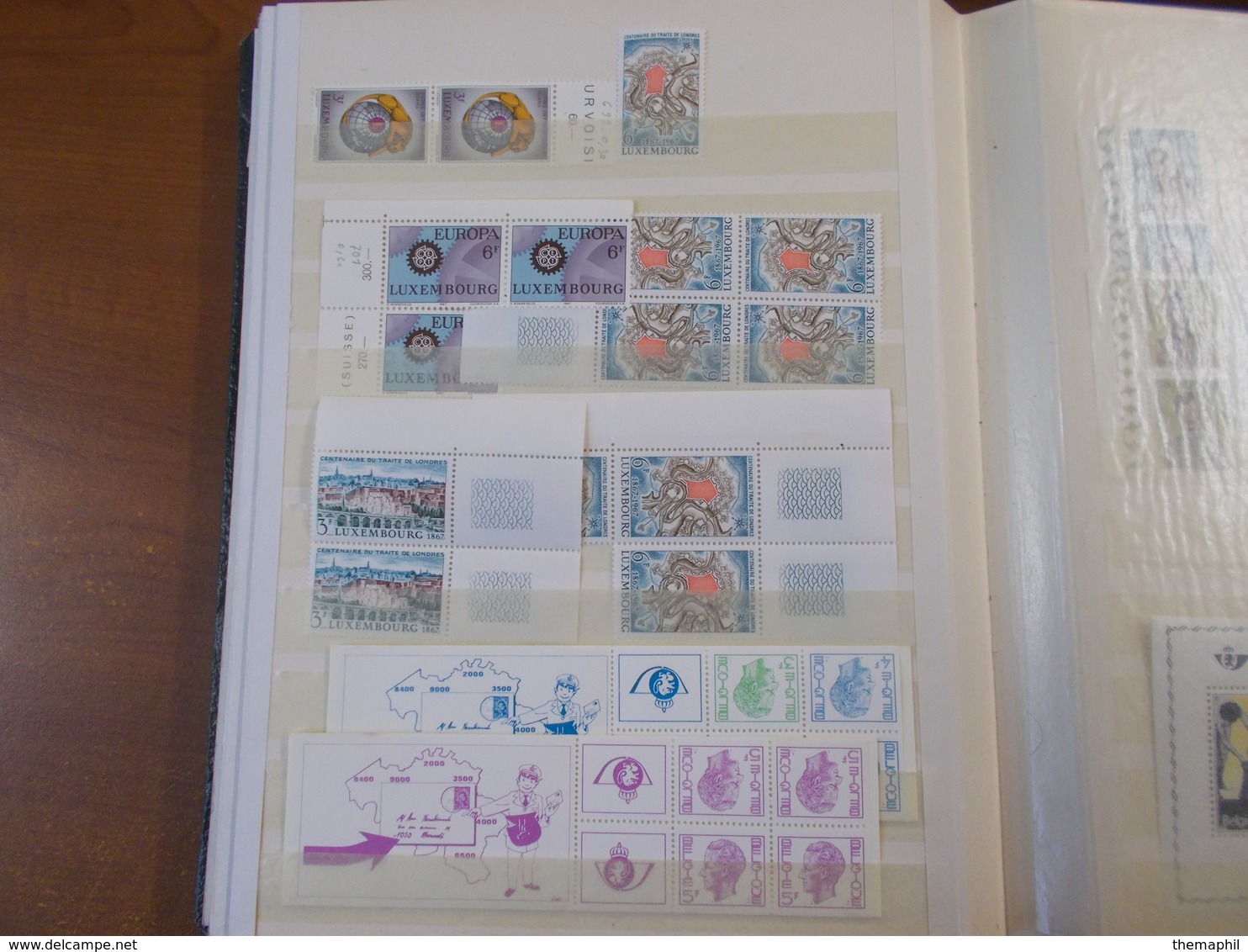 lot n° 497 EUROPE ..un classeur de timbres neufs **