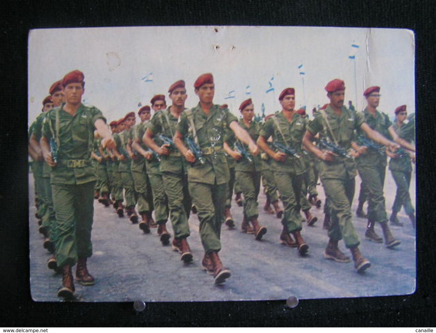 R-196 / Israel, "Zahal" Parachutists On Parade / Circulé - Israel