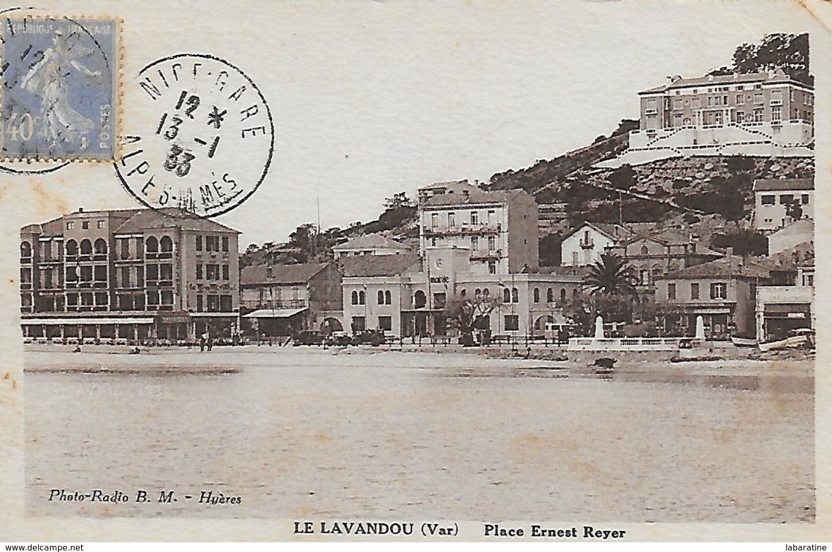 83)   LE  LAVANDOU - Place Ernest Reyer - Le Lavandou