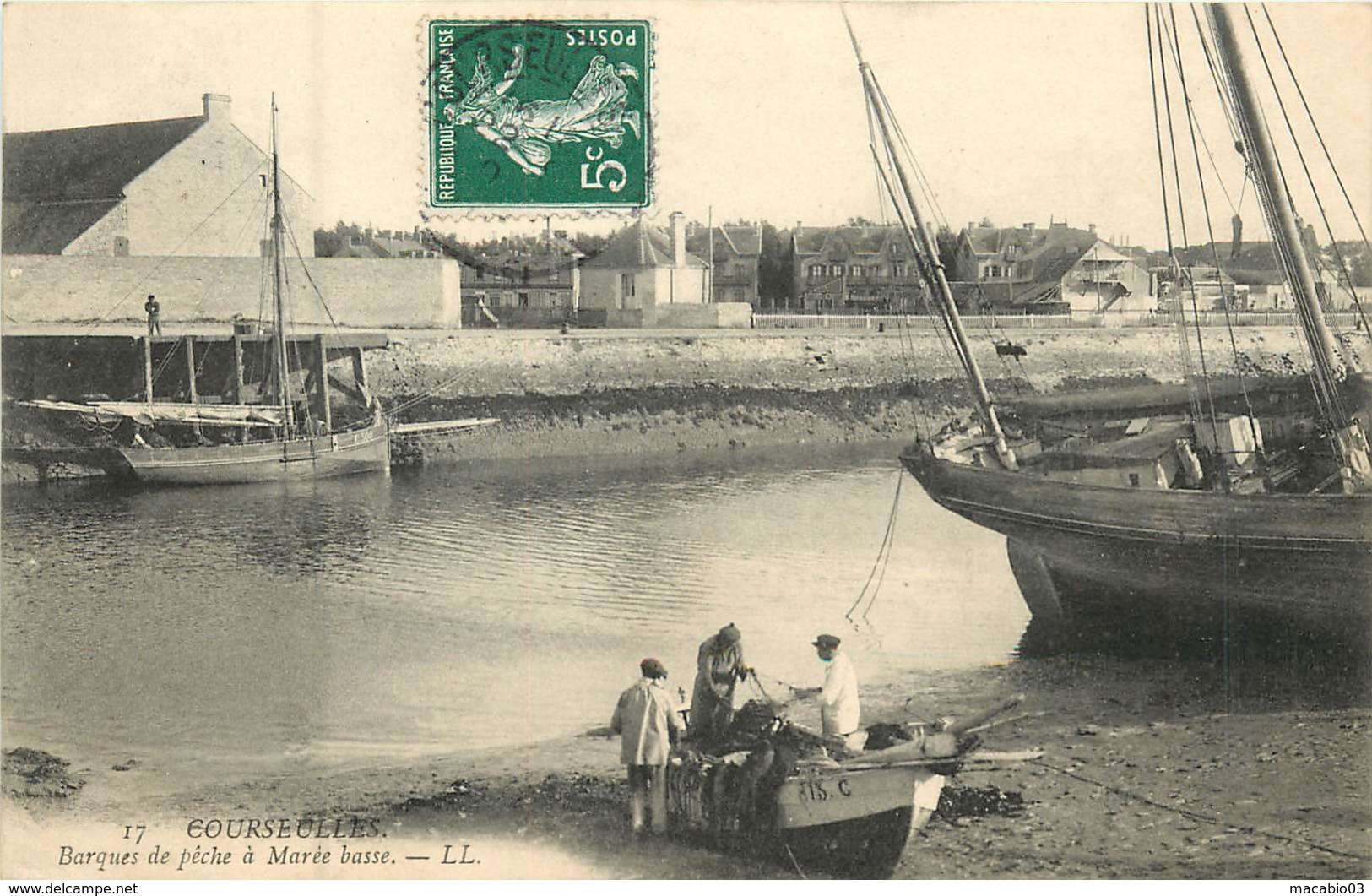 14 Calvados : Courseulles  Barques De Pêche à Marée Basse    Réf 6020 - Courseulles-sur-Mer