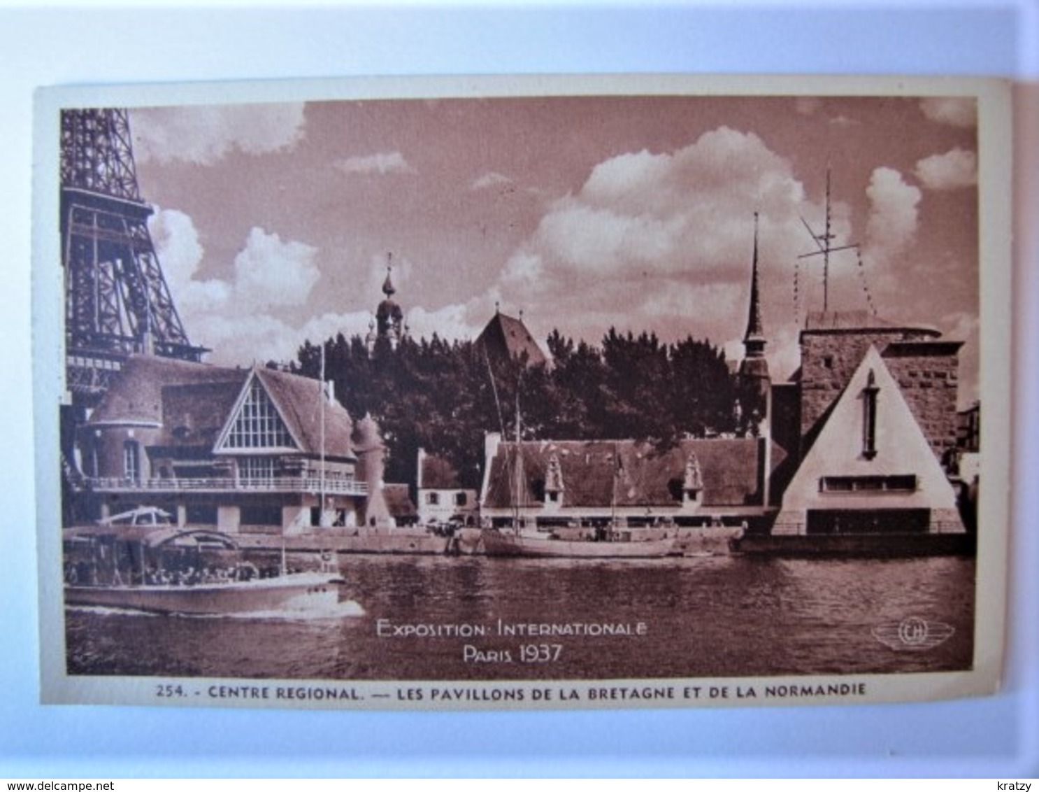 FRANCE - PARIS - Exposition De 1937 - Centre Régional - Les Pavillons De Bretagne Et De La Normandie - Expositions