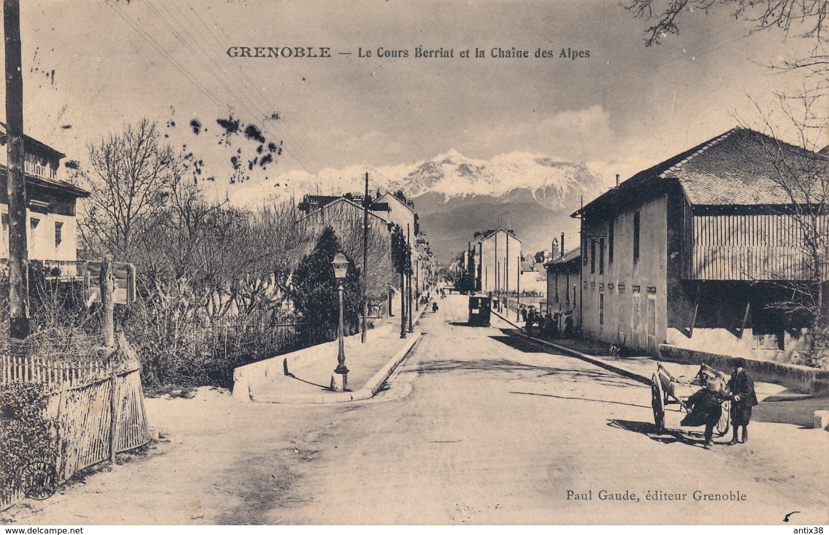 I96 - 38 - GRENOBLE - Isère - Le Cours Berriat Et La Chaine Des Alpes - Grenoble