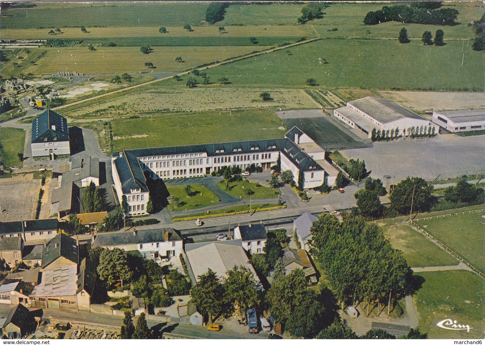 Derval école Secondaire D Agriculture Spécialisée Dans L élevage Et La Mécanique Agricole éditeur Combier Cim - Derval