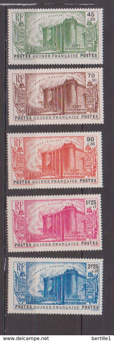 GUINEE      N° YVERT   :   153/157    NEUF SANS  CHARNIERES     ( NSCH 1/28 ) - Neufs