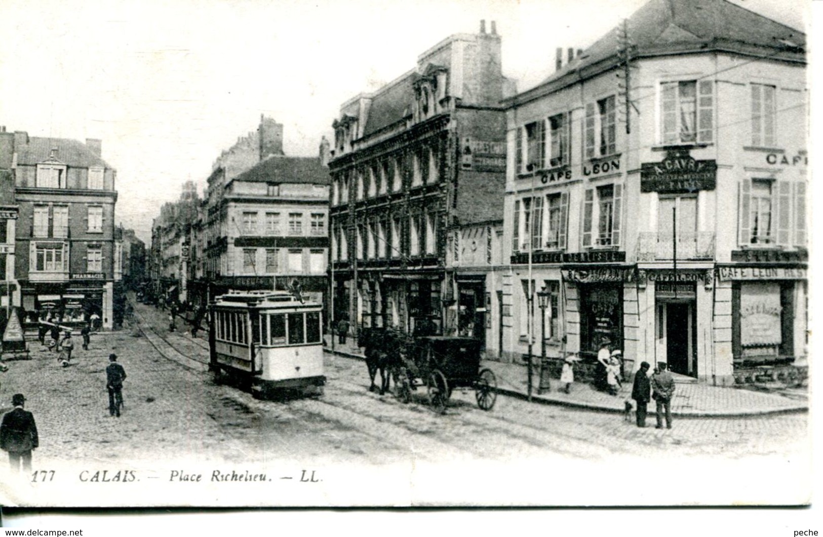 N°72100 -cpa Calais -place Richelieu- - Calais