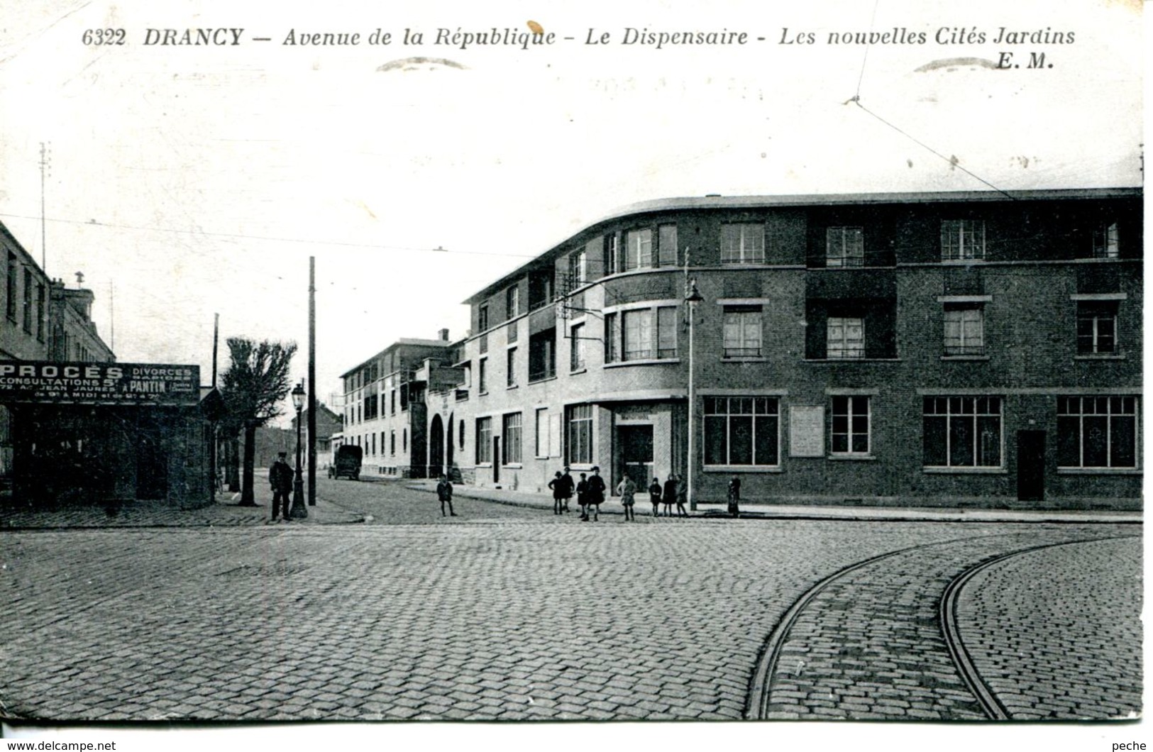 N°72108 -cpa Drancy -avenue De La République- Le Dispensaire- - Drancy