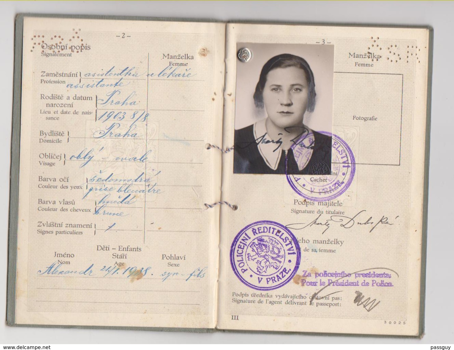 CZECHOSLOVAKIA Passport 1938 Passeport TCHECOSLOVAQUIE – Reisepaß – Revenues/Fiscaux - Documenti Storici
