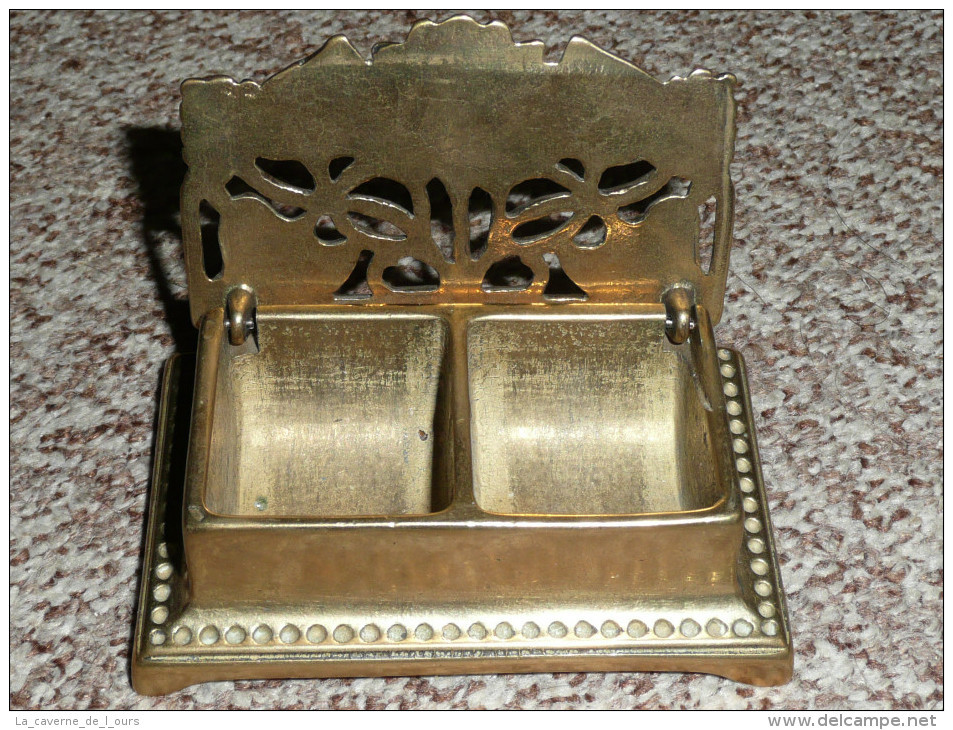 Rare Boite à Timbres En Bronze à Décors Art Nouveau - Stamp Boxes