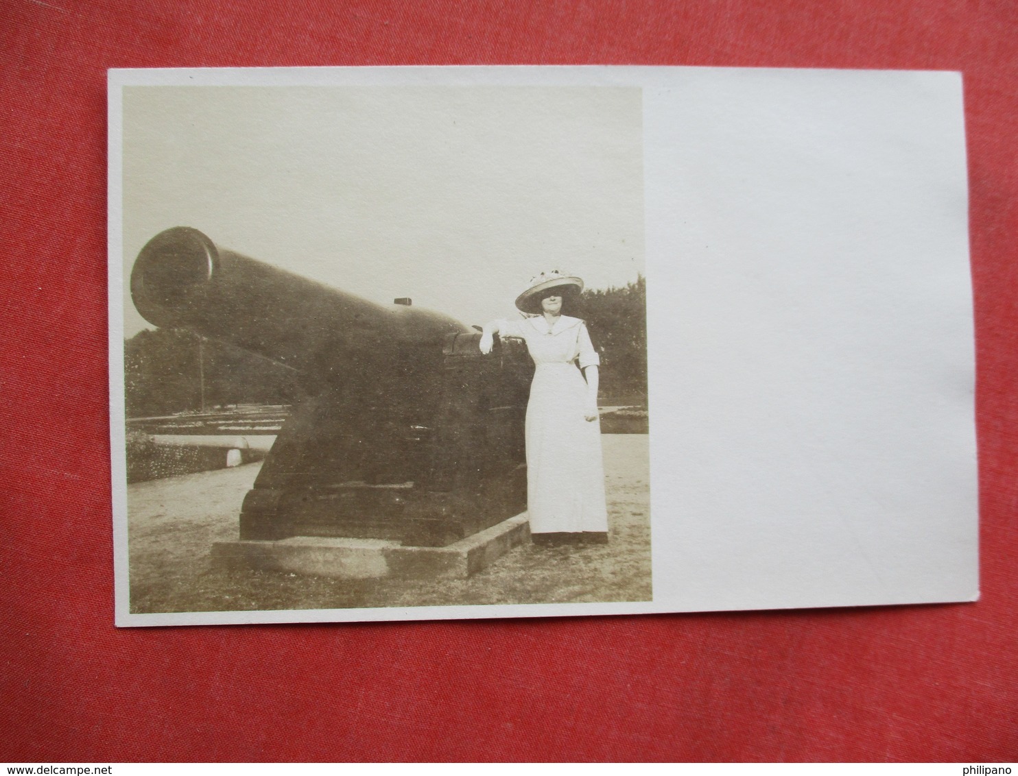RPPC Female By Large Cannon>  Ref 3256 - To Identify