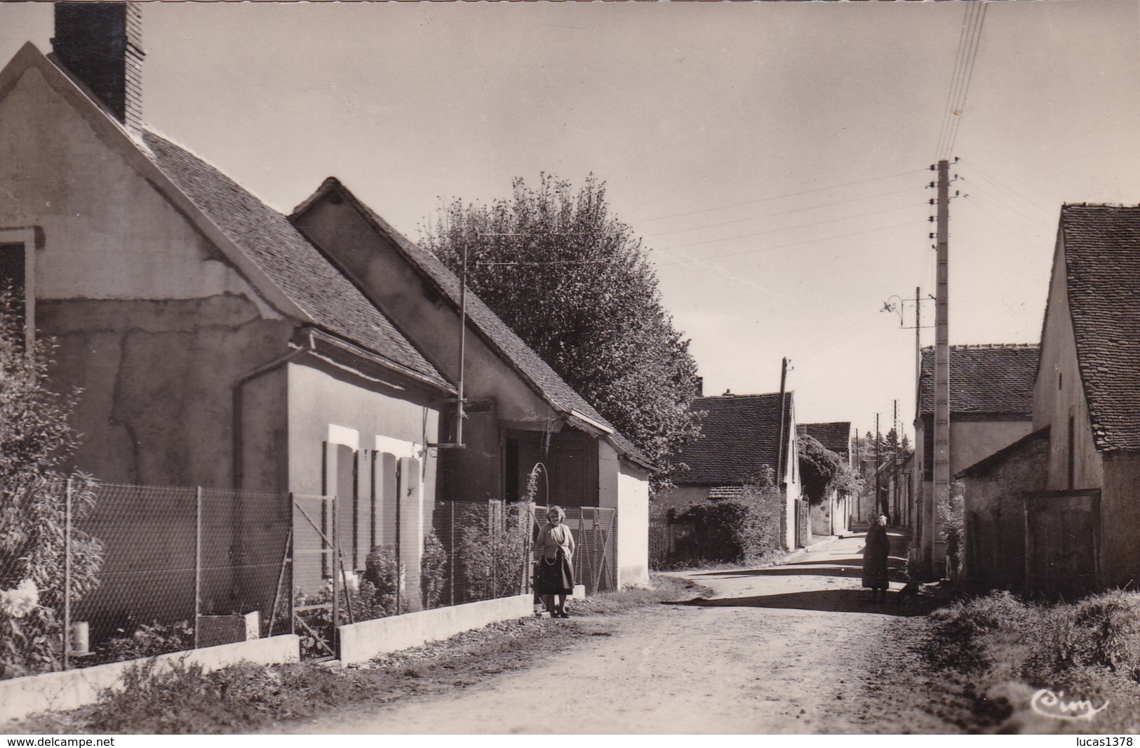 89 / CERISIERS / RUE HAUTE / RARE CPSM ANIMEE / CIM 1 - Cerisiers