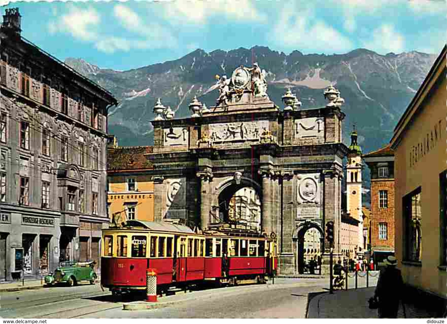 Trains - Tramways - Autriche - Innsbruck - Triumphpforte Mit Nordkette - Automobiles - Voir Scans Recto-Verso - Tramways